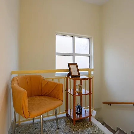 Stathmos Home, Rustic Charm W Views Apartman