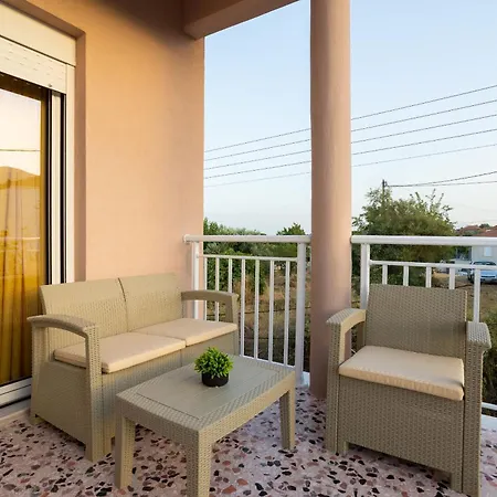 Διαμέρισμα Stathmos Home, Rustic Charm W Views *