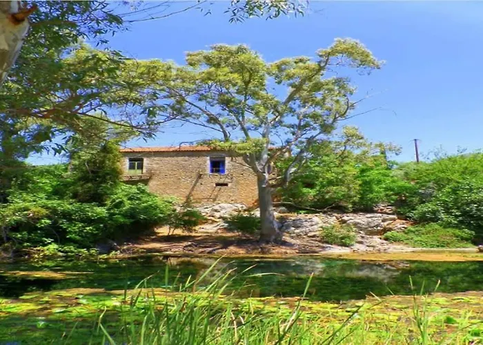 Stathmos Home, Rustic Charm W Views Appartement *